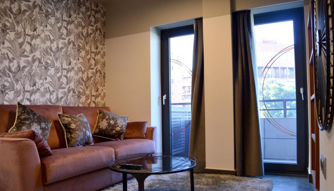 On Suites Sevilla Apartments Designed For Adults المظهر الخارجي الصورة