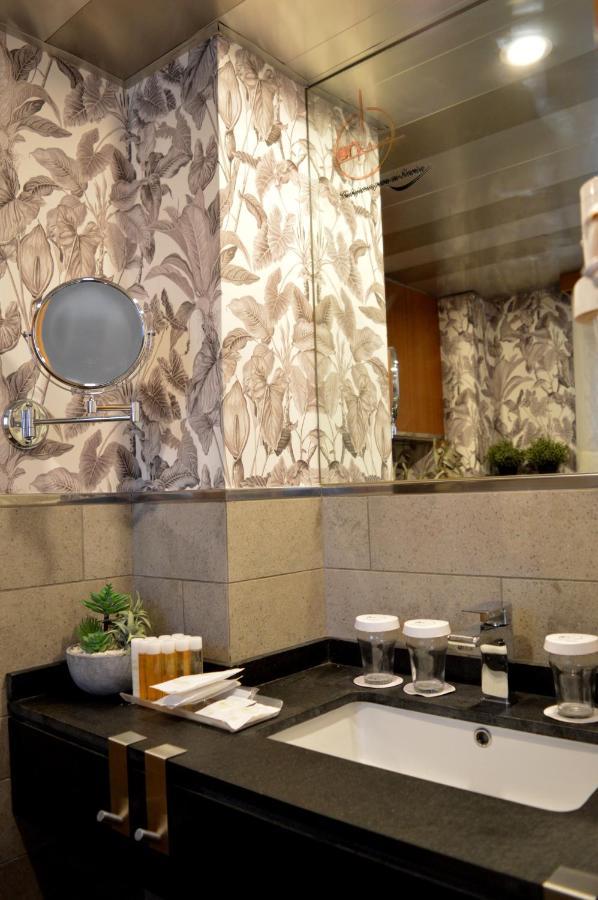On Suites Sevilla Apartments Designed For Adults المظهر الخارجي الصورة