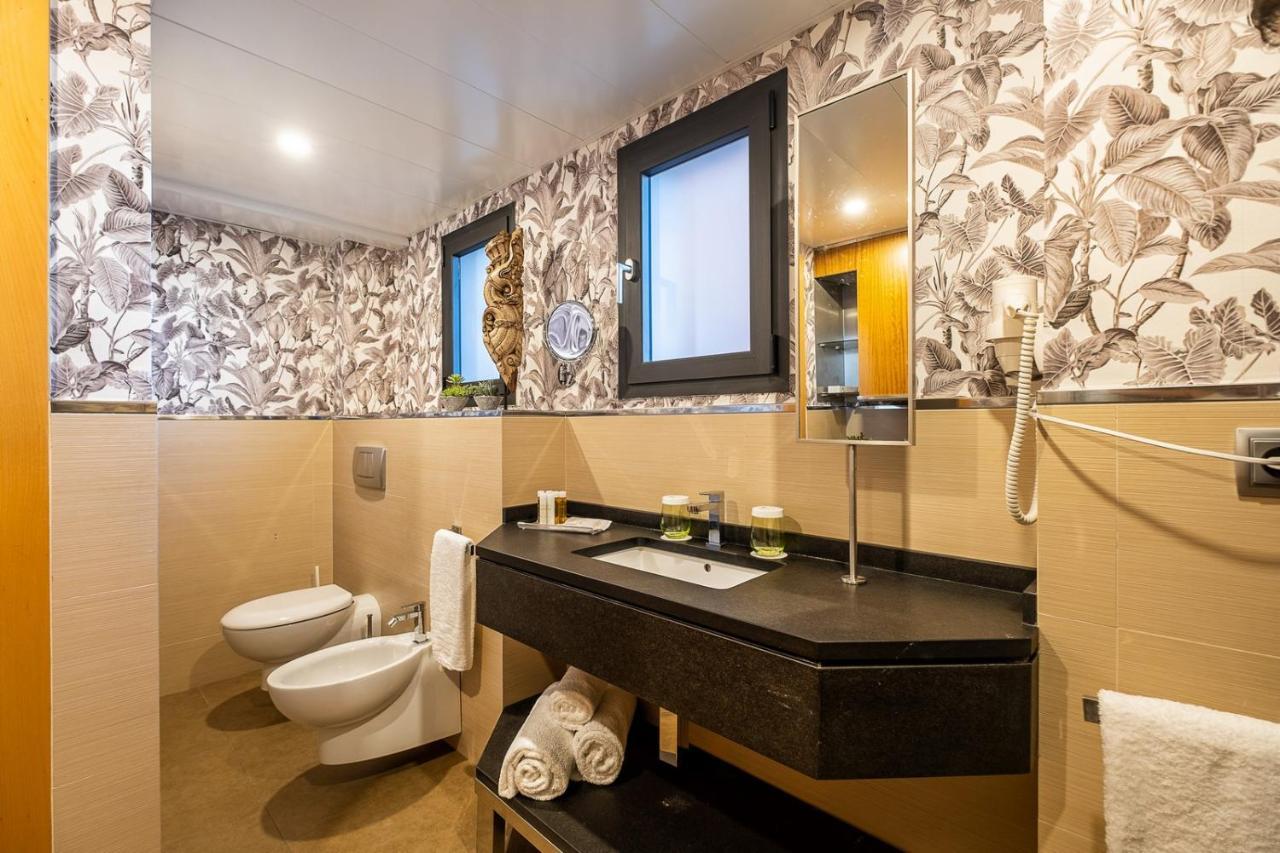 On Suites Sevilla Apartments Designed For Adults المظهر الخارجي الصورة